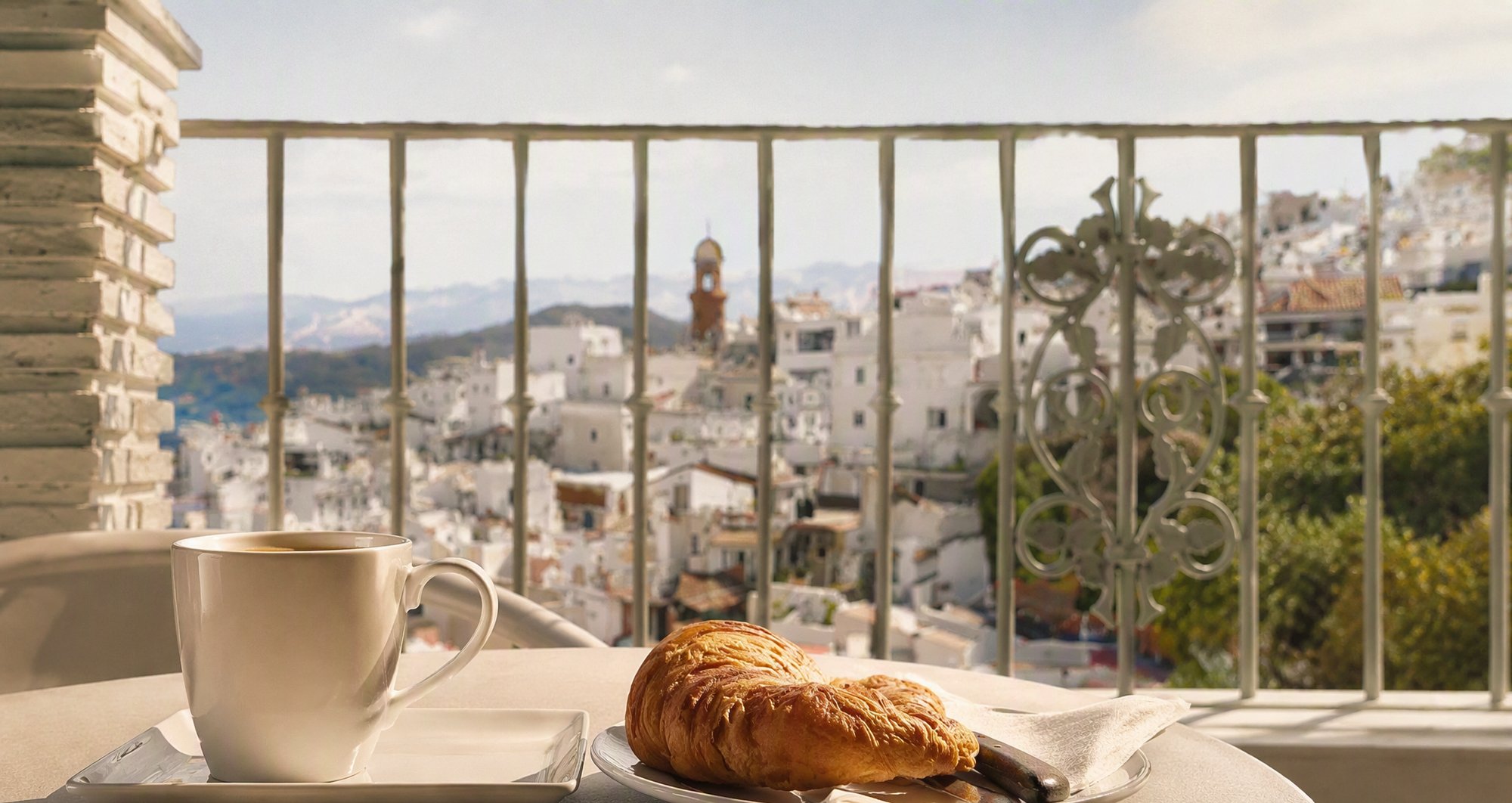 Breakfast with views of Cómpeta from the terrace of Las Gemelas